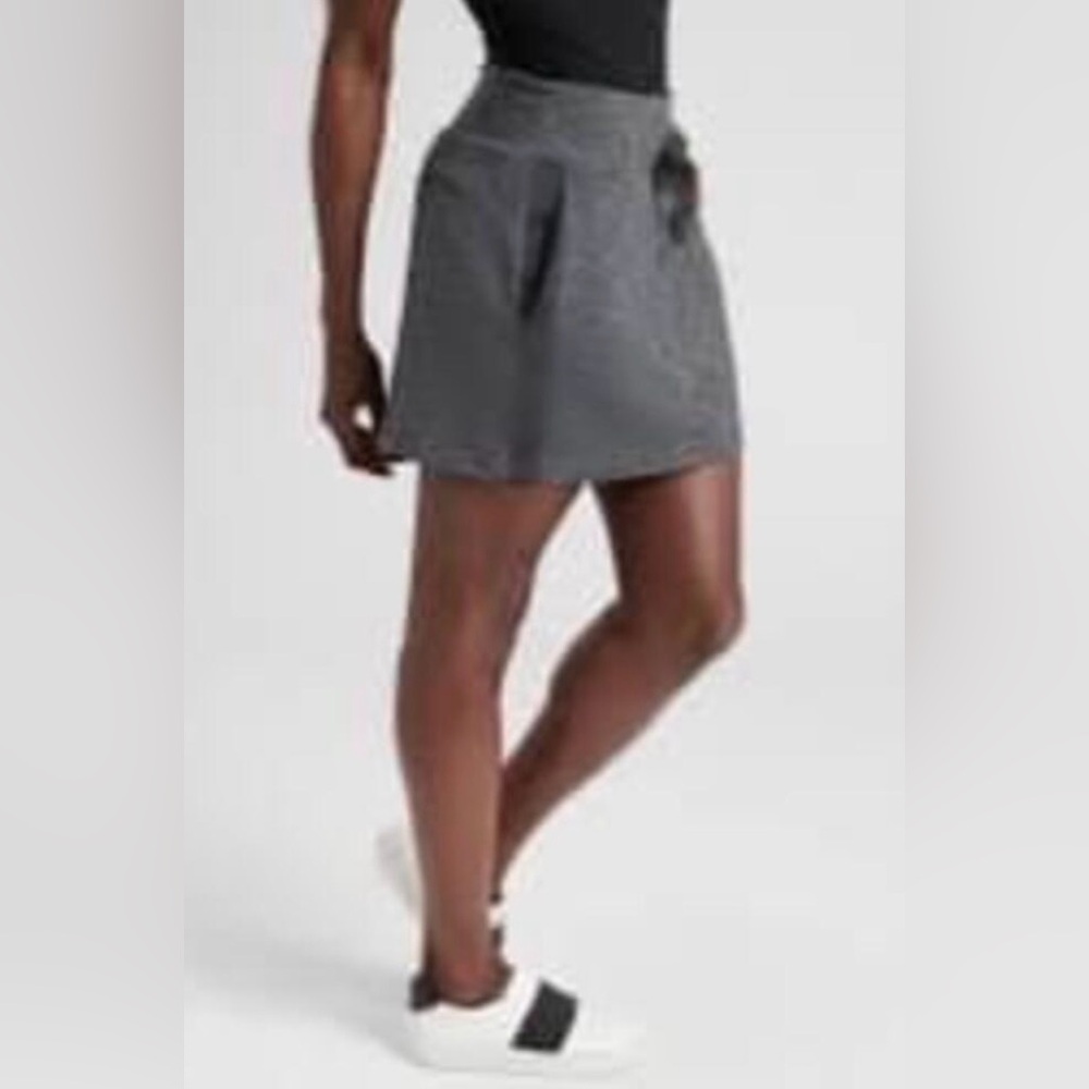 2/$10Athleta Metro Downtown skort. Grey. GUC. Size XL. Buy 2 items for deal